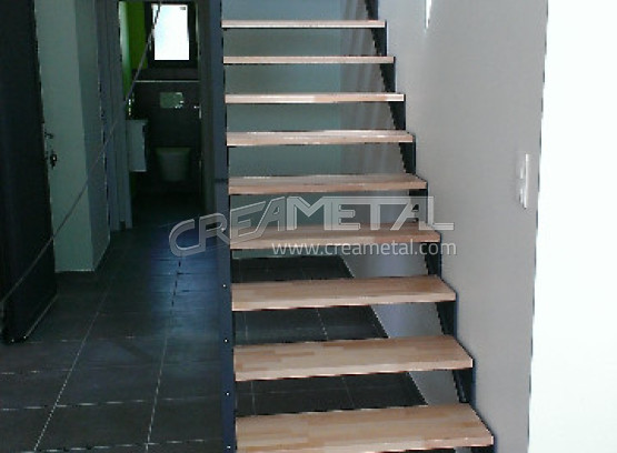 Escalier droit design installé à Belleville 69220 