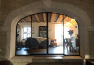 Verrière intérieure en acier sur mesure de style contemporain proche de Villefranche-sur-Saône (69)
