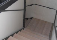 Escalier hélicoïdal et d'un escalier deux quarts tournants en acier pour une école à Belleville-en-Beaujolais (69)