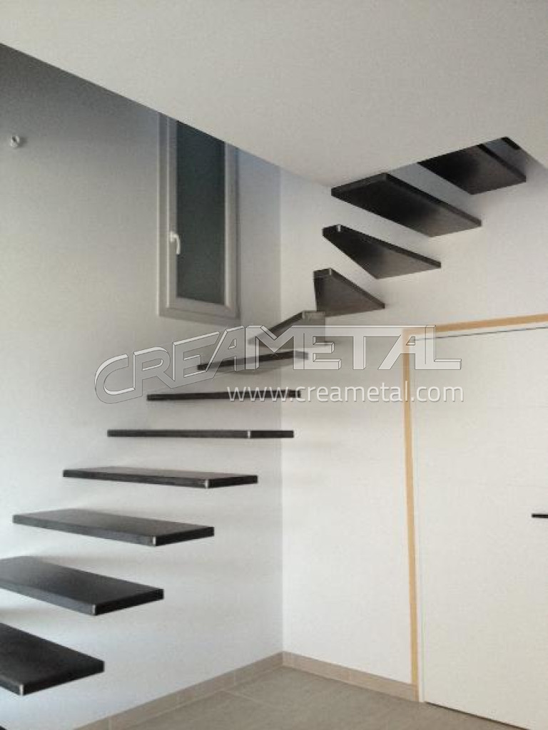 escalier quart tournant suspendu