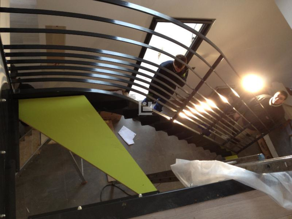 Fabricant Escalier & garde moderne en acier laqué réalisé dans l'ain