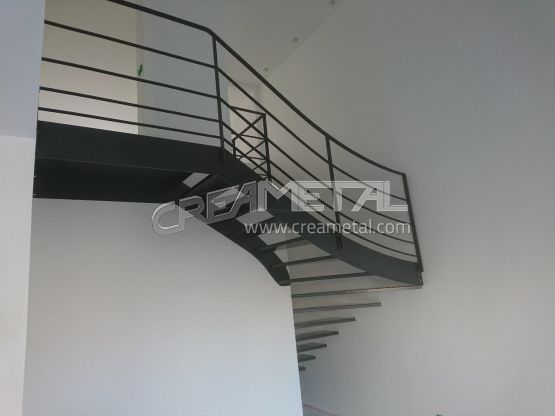 Ensemble de métallerie en acier brut, escalier et garde corps à Bourg en Bresse (01)