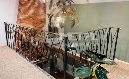 Garde-corps intérieur sur-mesure en acier à St-Julien-sur-Veyle (01)