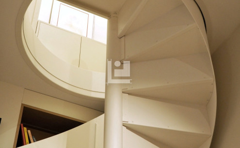 Escalier hélicoïdal avec garde-corps voile – Paris Bastille (75)