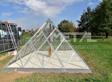 Pyramide sur-mesure proche de Lyon (69)