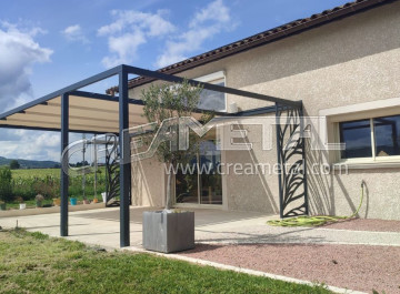 Pergola sur-mesure en acier à St Amour-Bellevue (71)