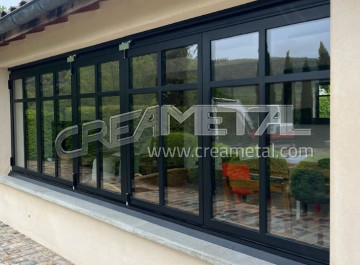 Verrière extérieure sur-mesure en acier proche de Ville-sur-Jarnioux (69)
