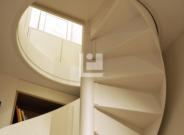 Escalier hélicoïdal avec garde-corps voile – Paris Bastille (75)