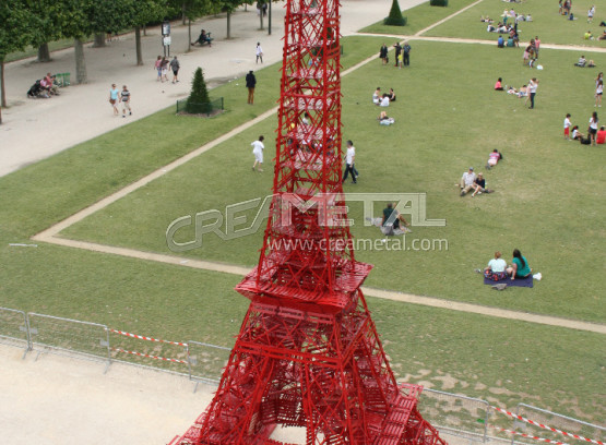 Fabricant de la tour eiffel tour chaise BISTRO FERMOB champ de Mars à Paris