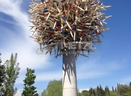 Arbre Mikado Tree au centre commercial Polygone à CAGNES SUR MER 