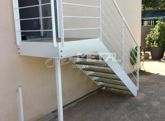 Escalier extérieur métallique à Villefranche sur Saône (69)