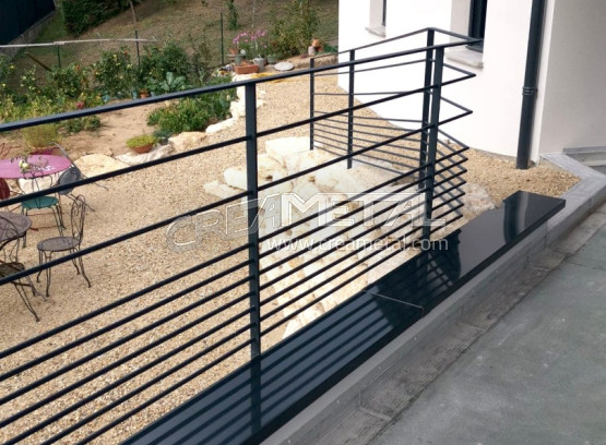 Garde-corps balcon en acier sur mesure à Montmerle-sur-Saône (01)