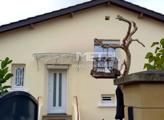 Marquise en acier de style traditionnel à Belleville-en-Beaujolais (69)