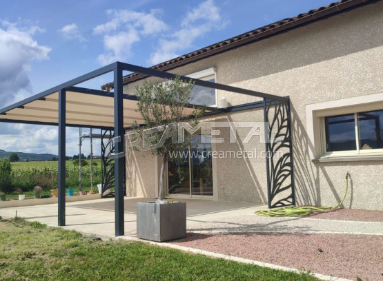 Pergola sur-mesure en acier à St Amour-Bellevue (71)