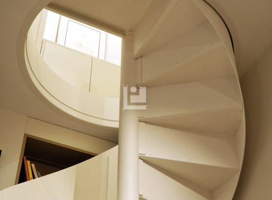 Escalier hélicoïdal avec garde-corps voile – Paris Bastille (75)