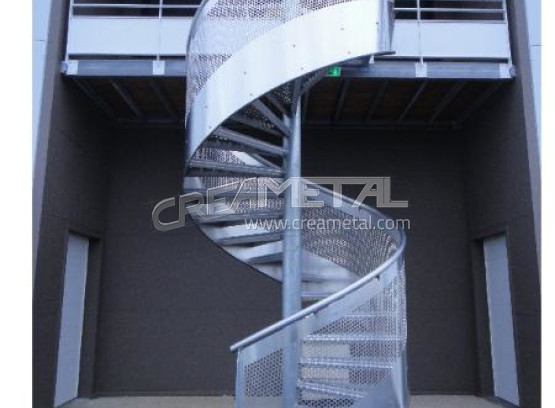 Escalier extérieur hélicoïdal en aluminium à Lyon (69)