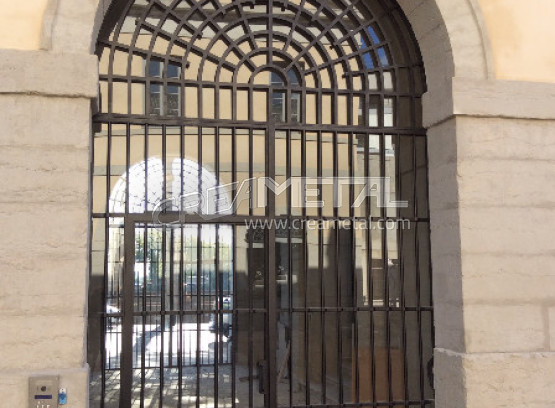 Grille d'accès vitrée Ilot St Joseph à Lyon