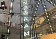 Exposition VENDORAMA installée place VENDÔME à Paris