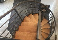 Escalier hélicoïdal sur mesure en acier / bois proche de Lyon St Exupéry (69)