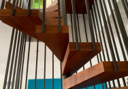 Escalier colimaçon cage carré en acier à Lyon (69)