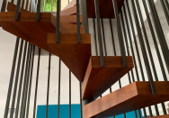 Escalier colimaçon cage carré en acier à Lyon (69)