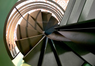 Escalier hélicoïdal métallique proche de Belleville-en-Beaujolais (69)