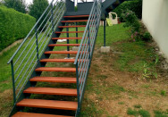 Escalier 2/4 tournants en acier proche de Lyon (69)