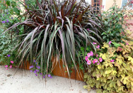 Ensemble de jardinières en Corten proche de Belleville-en-Beaujolais (69)