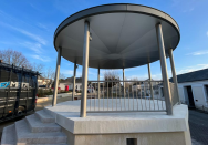 Kiosque sur-mesure en inox pour la Ville d'Azay Le Rideau (37)