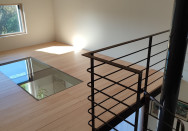 Mezzanine en acier avec dalle de sol en verre proche de Lyon (69)