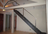 Escalier intérieur métal en acier brut avec garde corps à Villefranche-sur-Saône (69)